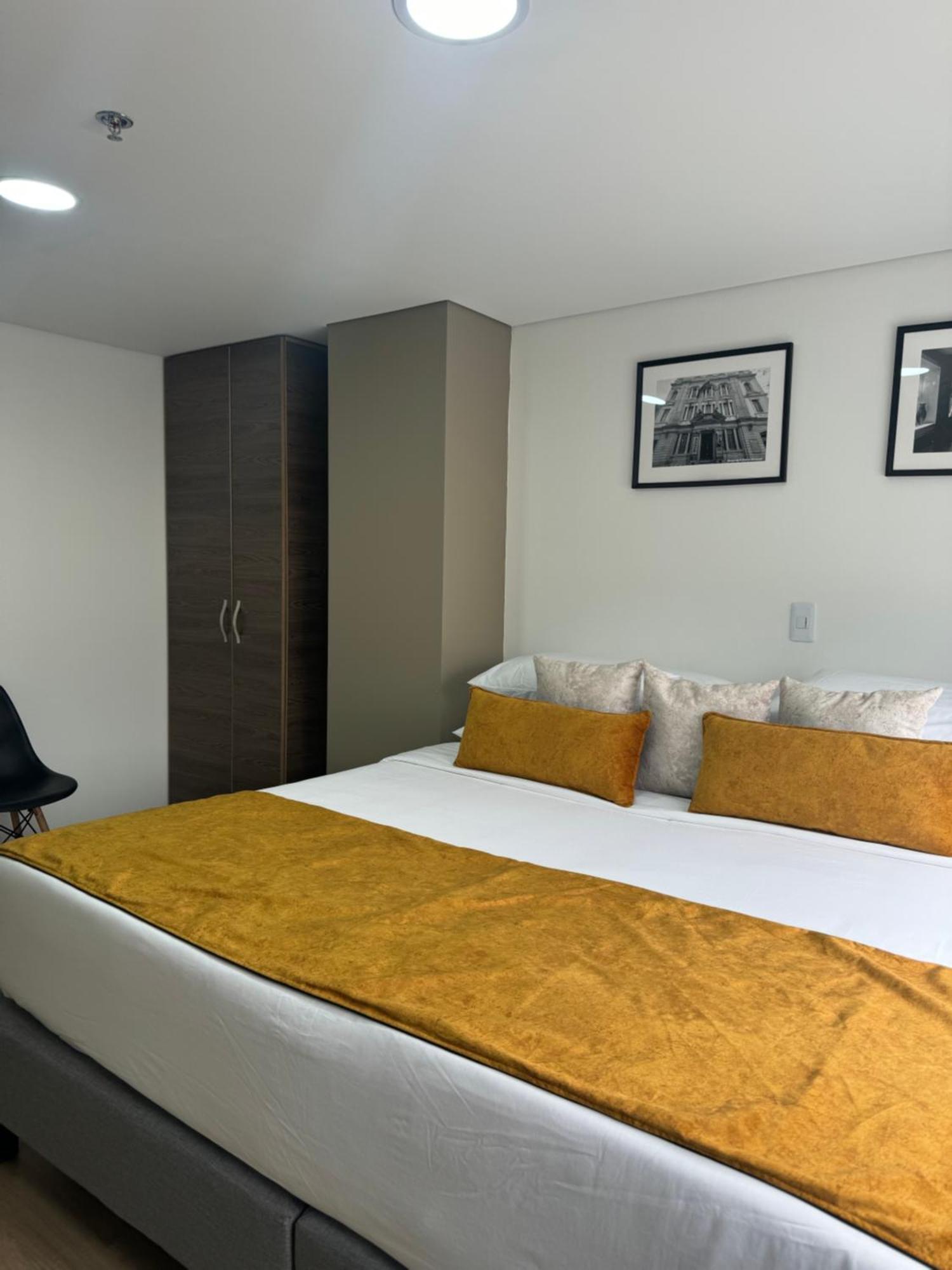 Hotel Wlh Gold Bogotá Esterno foto