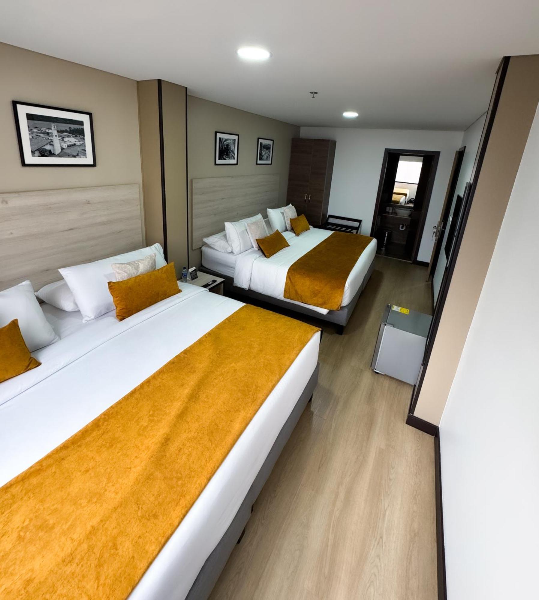 Hotel Wlh Gold Bogotá Esterno foto